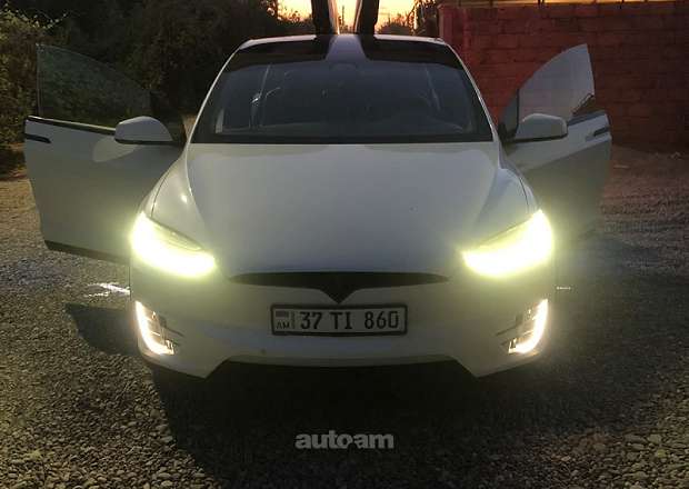 Tesla Model X 2018 — լուսանկար 2