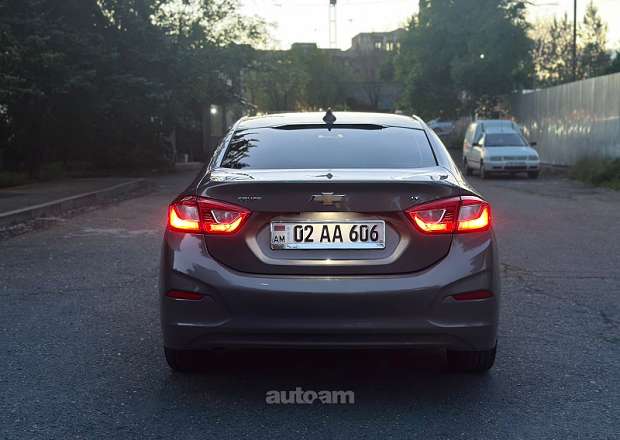 Chevrolet Cruze 2017 — photo 2