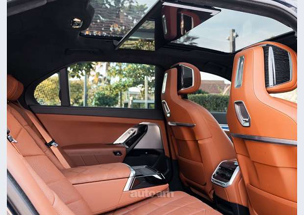 BMW 740