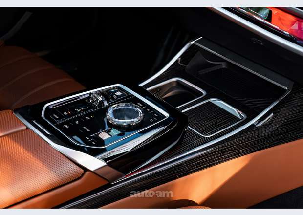 BMW 740