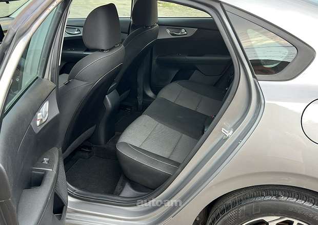 Kia Forte 2022 — photo 11