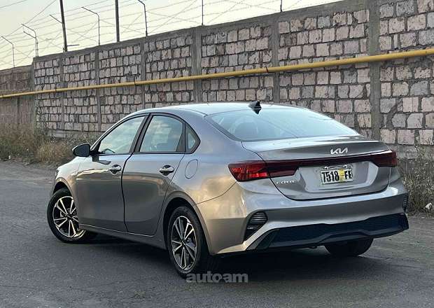 Kia Forte 2022 — photo 2