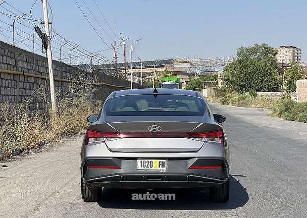 Hyundai Elantra 2024 — photo 4