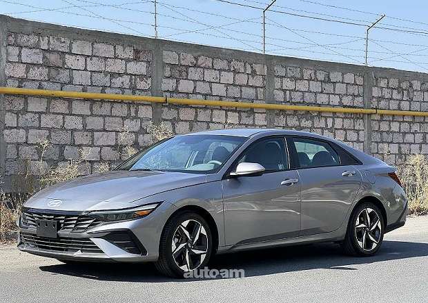 Hyundai Elantra 2024 — photo 1