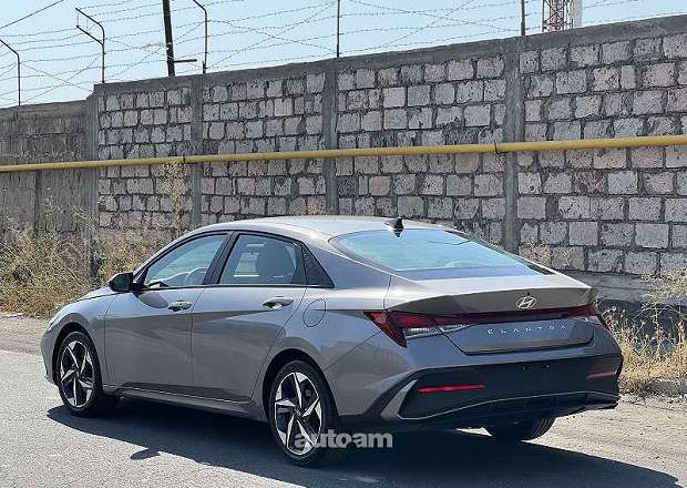 Hyundai Elantra 2024 — photo 3