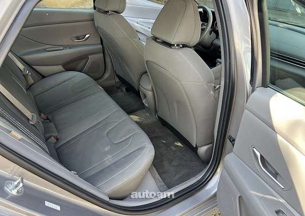 Hyundai Elantra 2024 — photo 11