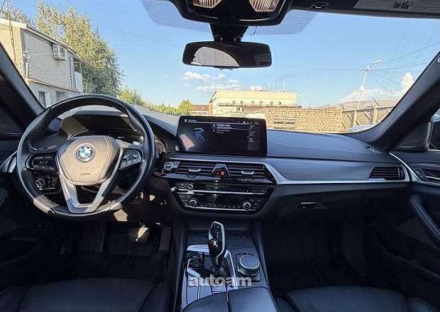 BMW 530 2021 — photo 9