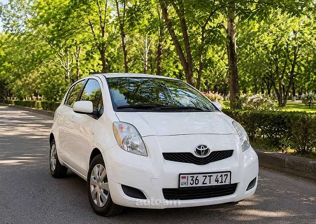 Toyota Vitz 2008 — լուսանկար 1