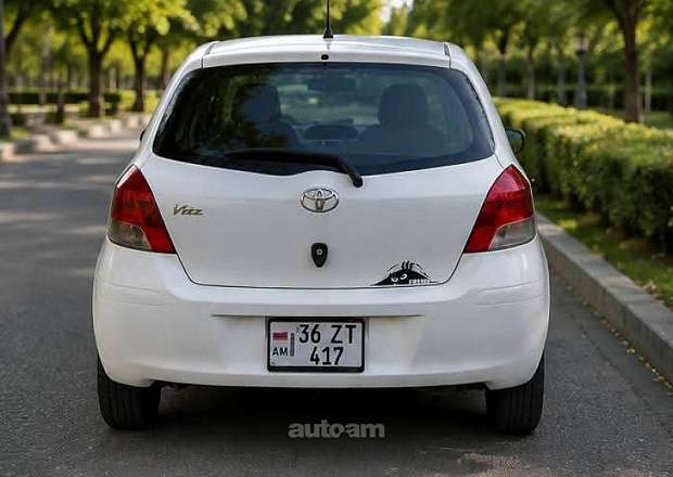 Toyota Vitz 2008 — լուսանկար 2