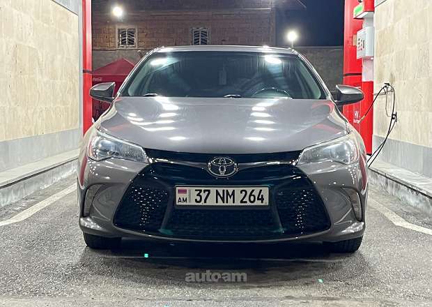 Toyota Camry 2017 — լուսանկար 1
