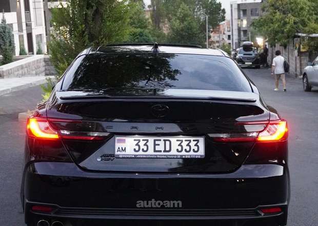 Toyota Camry 2024 — photo 9