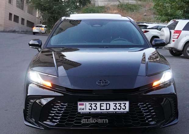 Toyota Camry 2024 — photo 4