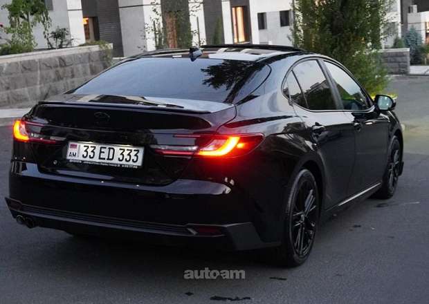 Toyota Camry 2024 — photo 10