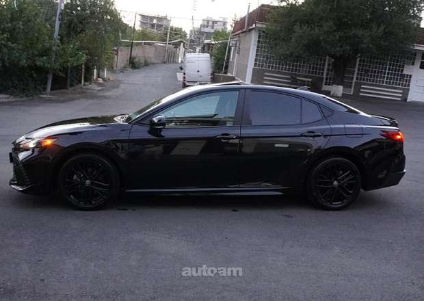 Toyota Camry 2024 — photo 6