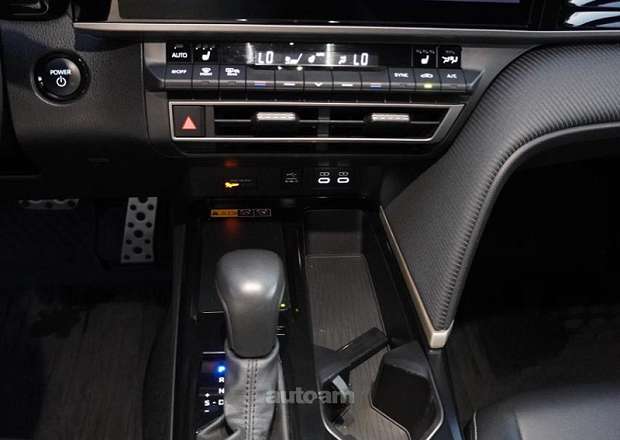 Toyota Camry 2024 — photo 13