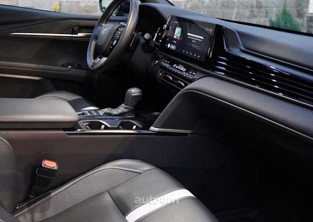 Toyota Camry 2024 — photo 15