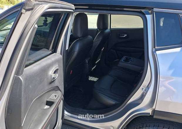 Jeep Compass 2018 — photo 10