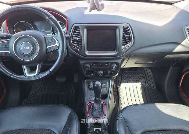 Jeep Compass 2018 — photo 11