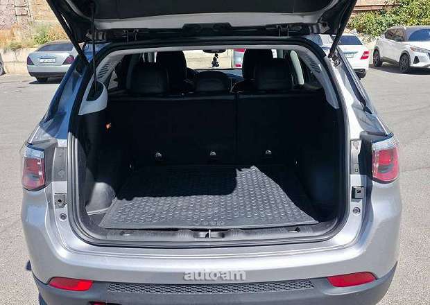 Jeep Compass 2018 — photo 12