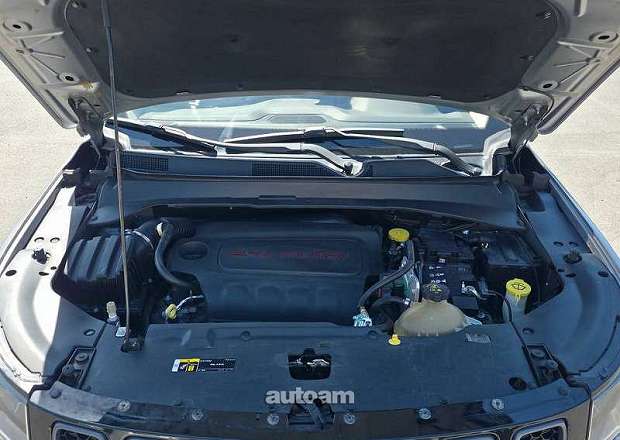 Jeep Compass 2018 — photo 13