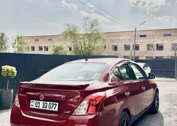 Nissan Versa 2013 — լուսանկար 3