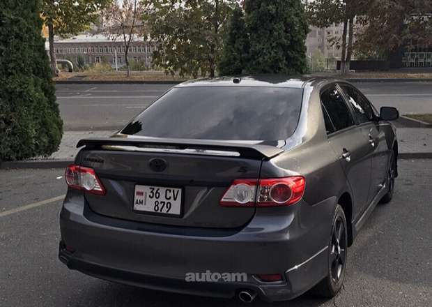 Toyota Corolla 2011 — photo 2