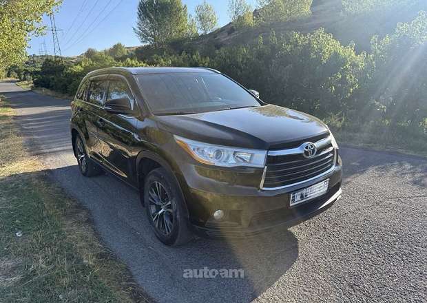 Toyota Highlander 2015 — photo 1