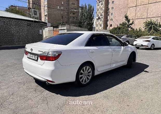 Toyota Camry 2014 — photo 2
