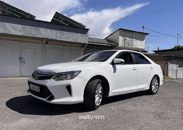 Toyota Camry 2014 — photo 3