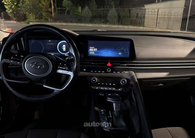 Hyundai Elantra 2023 — լուսանկար 11