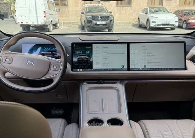 Xpeng G9