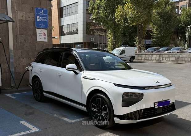 Xpeng G9