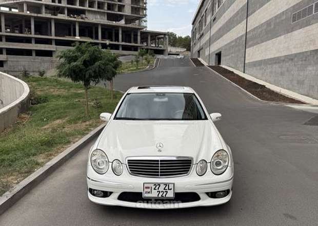 Mercedes-Benz E 55 AMG