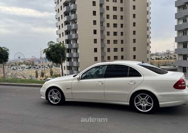 Mercedes-Benz E 55 AMG