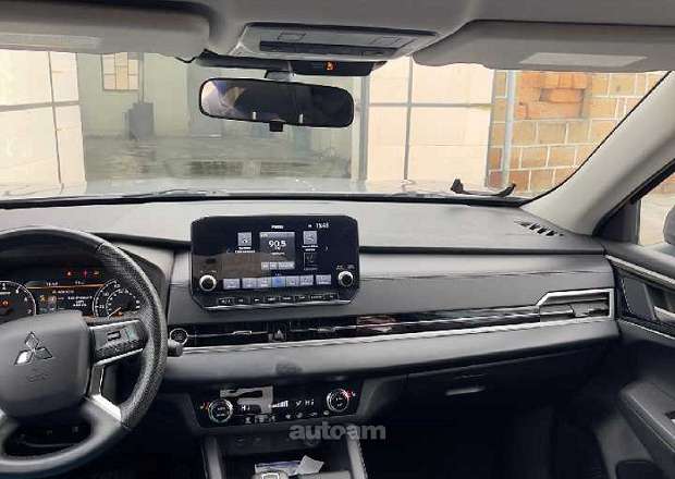 Mitsubishi Outlander 2022 — լուսանկար 6