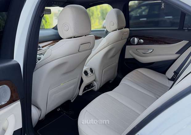 Mercedes-Benz E 300 2017 — լուսանկար 11