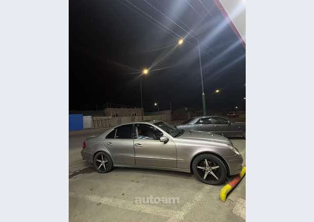 Mercedes-Benz E 320 2004 — photo 2