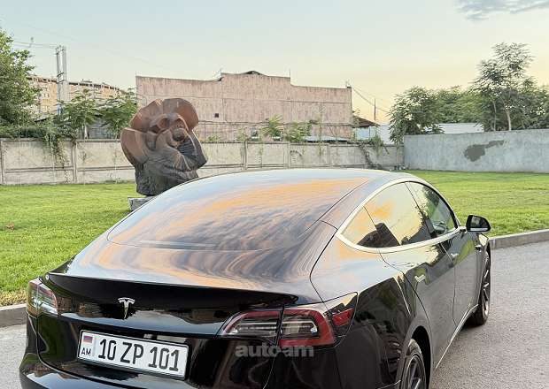 Tesla Model 3 2020 — լուսանկար 4