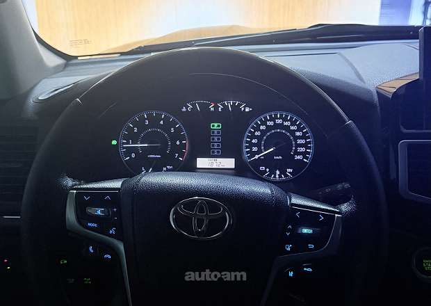 Toyota Land Cruiser 200 2014 — լուսանկար 4
