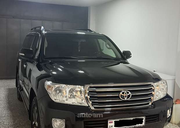 Toyota Land Cruiser 200 2014 — լուսանկար 1