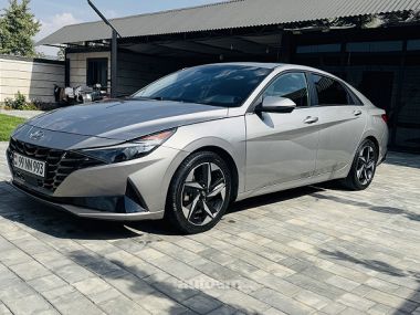 Hyundai Elantra  2020 