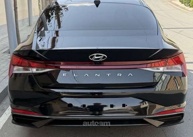 Hyundai Elantra 2023 — լուսանկար 4