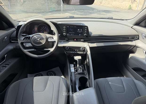 Hyundai Elantra 2023 — լուսանկար 9