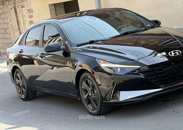 Hyundai Elantra 2023 — լուսանկար 2