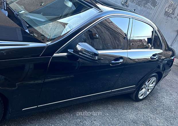 Mercedes-Benz C 300