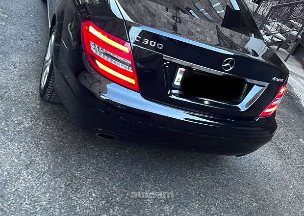 Mercedes-Benz C 300