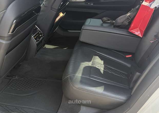 BMW 740