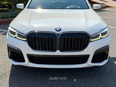 BMW 740  2020 
