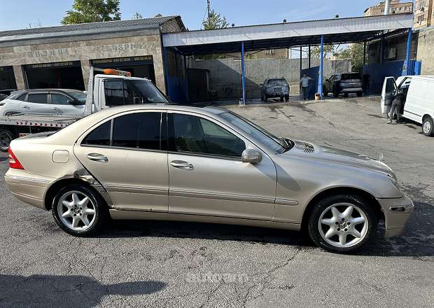 Mercedes-Benz C 240 2002 — լուսանկար 3