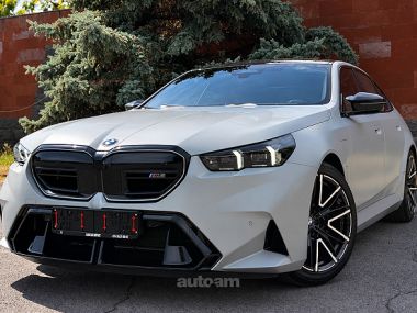 BMW M5  2025 